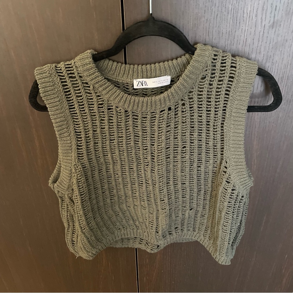 Zara Khaki Green Sleeveless Knit Top